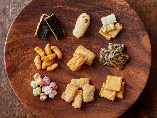 あられとは!おかき・せんべいとの違いや歴史を解説