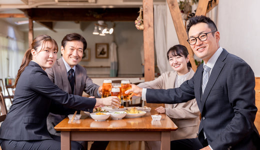 【会食におすすめの手土産8選】選び方や注意点、渡し方とは?